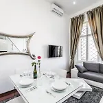 Opera Luxury * Budapesta