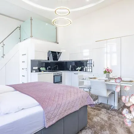 Opera Luxury * Budapest