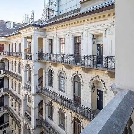 Opera Luxury Apartment