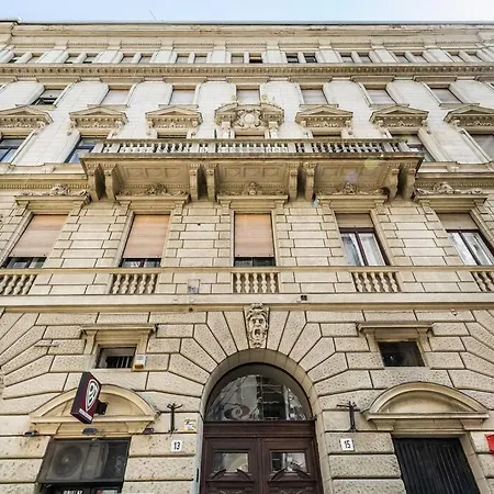 Opera Luxury Apartment *