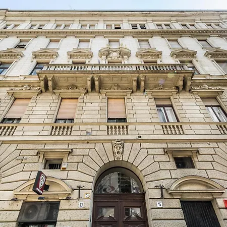 Opera Luxury Apartment