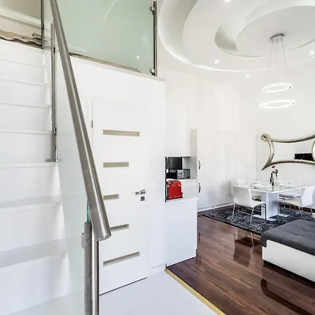 Opera Luxury
